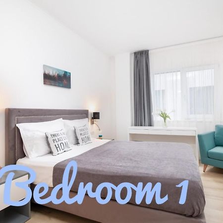 Charlotte Piata Unirii - Free Private Parking 2Bedrooms Apartment オラデア エクステリア 写真