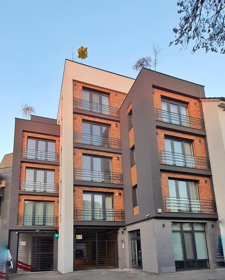 Charlotte Piata Unirii - Free Private Parking 2Bedrooms Apartment オラデア エクステリア 写真