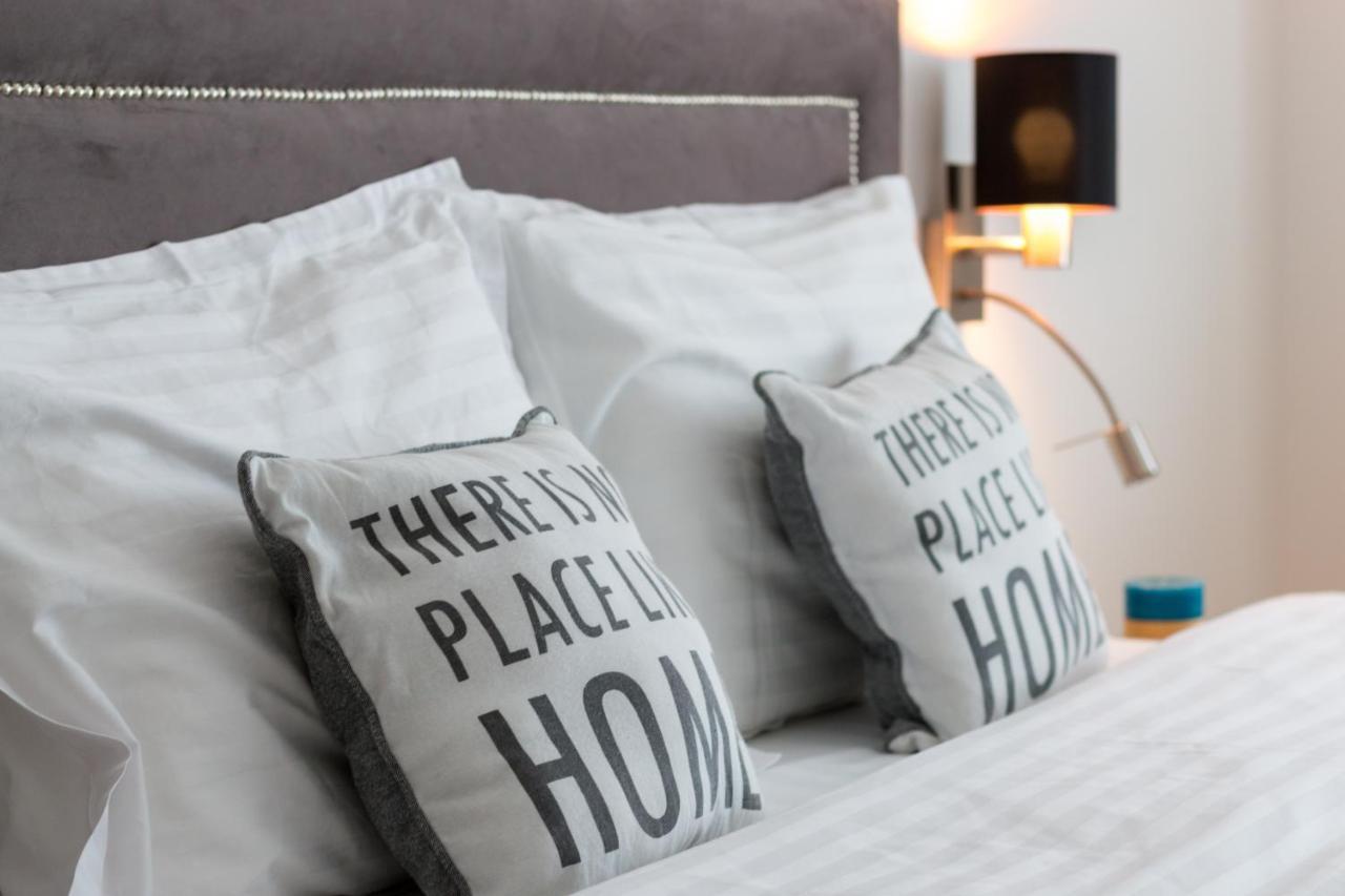 Charlotte Piata Unirii - Free Private Parking 2Bedrooms Apartment オラデア エクステリア 写真