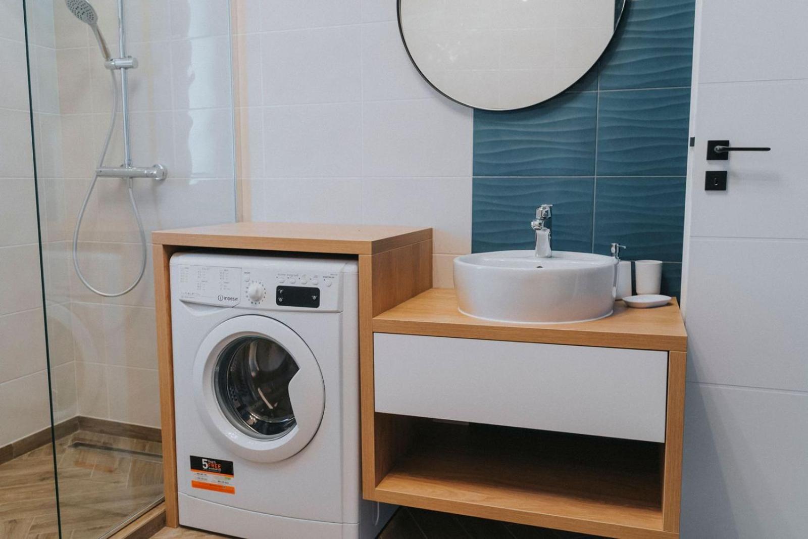 Charlotte Piata Unirii - Free Private Parking 2Bedrooms Apartment オラデア エクステリア 写真