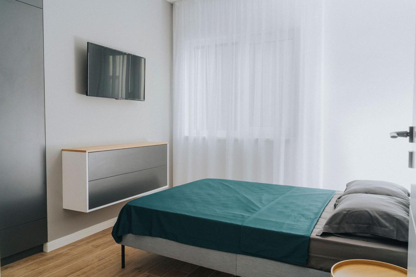Charlotte Piata Unirii - Free Private Parking 2Bedrooms Apartment オラデア エクステリア 写真